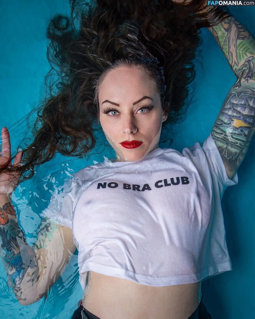 Midnite Ghoul / Niki Dysnomia / Niki Tracchia / Viperella.ghoul / midnite.ghoul Nu OnlyFans  Photo fuitée #2