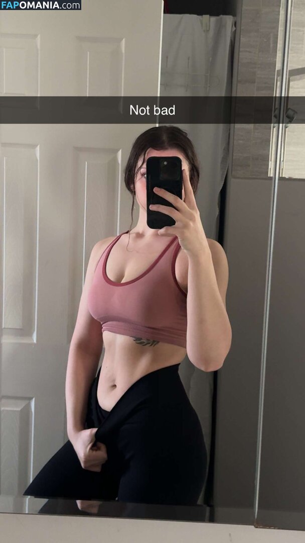 Nikki Woods / nikki_neko / nikkiwoodss Nu OnlyFans  Photo fuitée #2