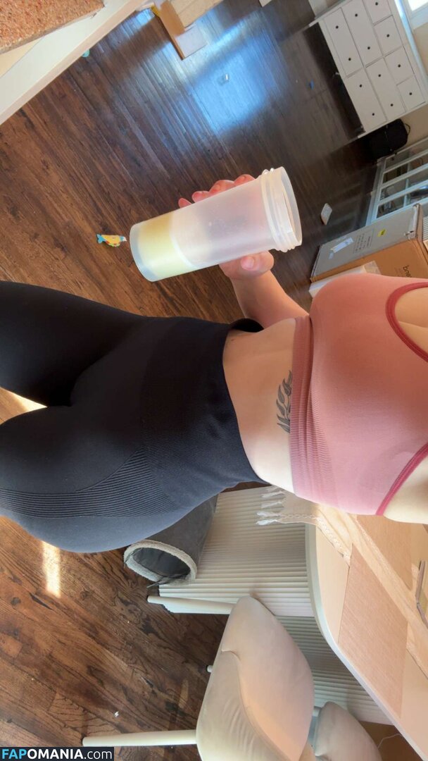 Nikki Woods / nikki_neko / nikkiwoodss Nu OnlyFans  Photo fuitée #3