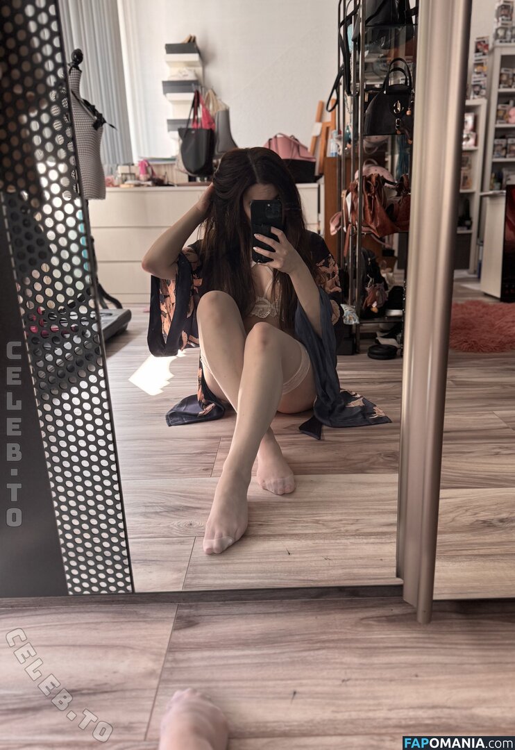 Nini Raven / Nini_Raven / raven_nini Nu OnlyFans  Photo fuitée #1