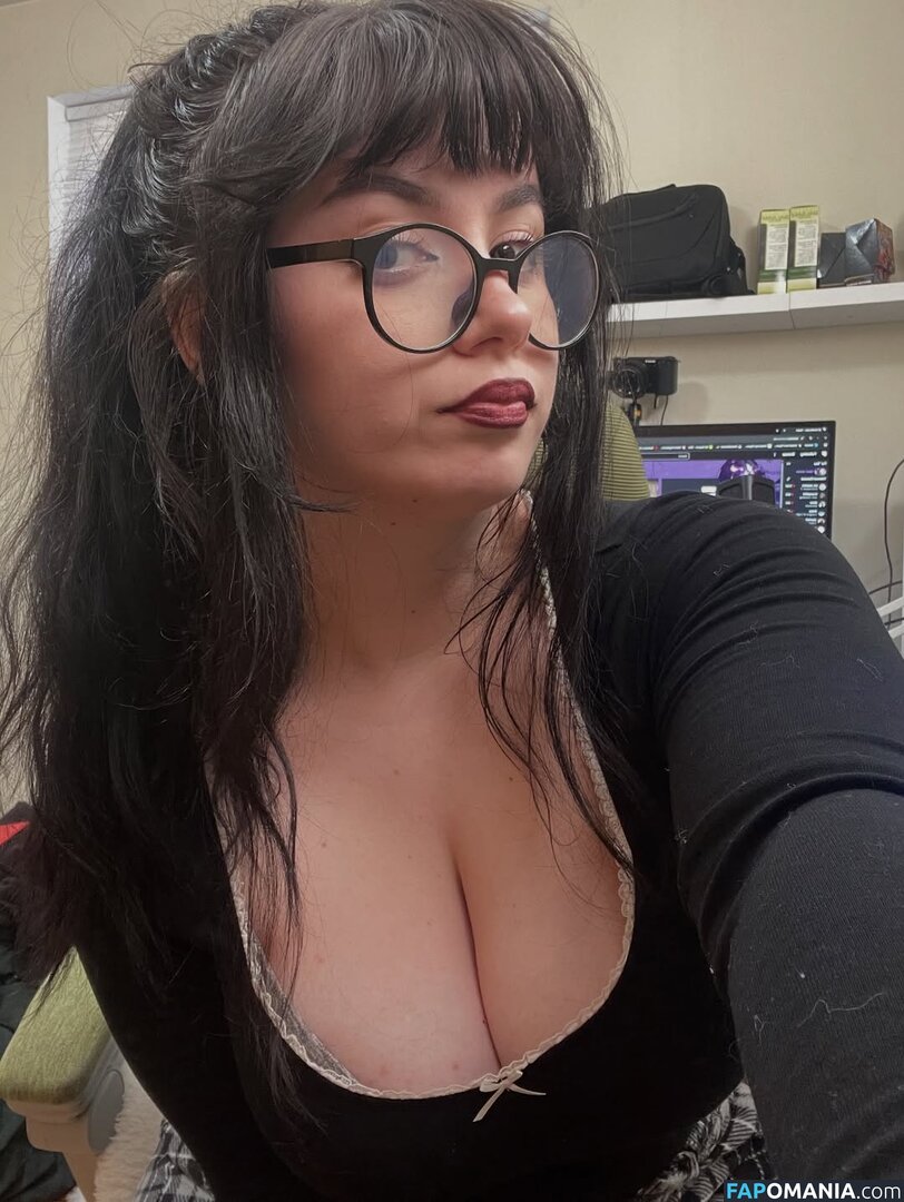 noodle goddess / noodlexgoddess Nu OnlyFans  Photo fuitée #4