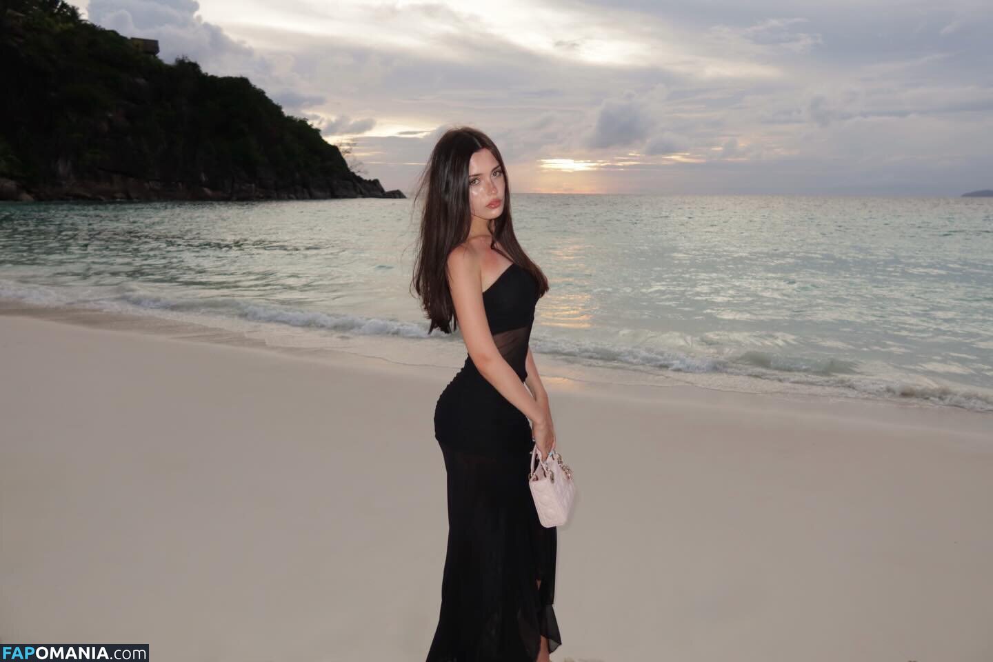 notevuushka Nu OnlyFans  Photo fuitée #2
