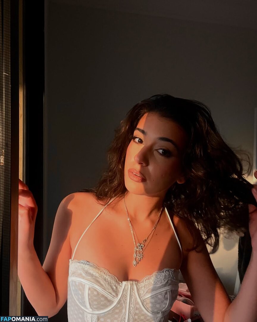 Nourine Abouseada / https: / nourineabouseada Nu OnlyFans  Photo fuitée #10