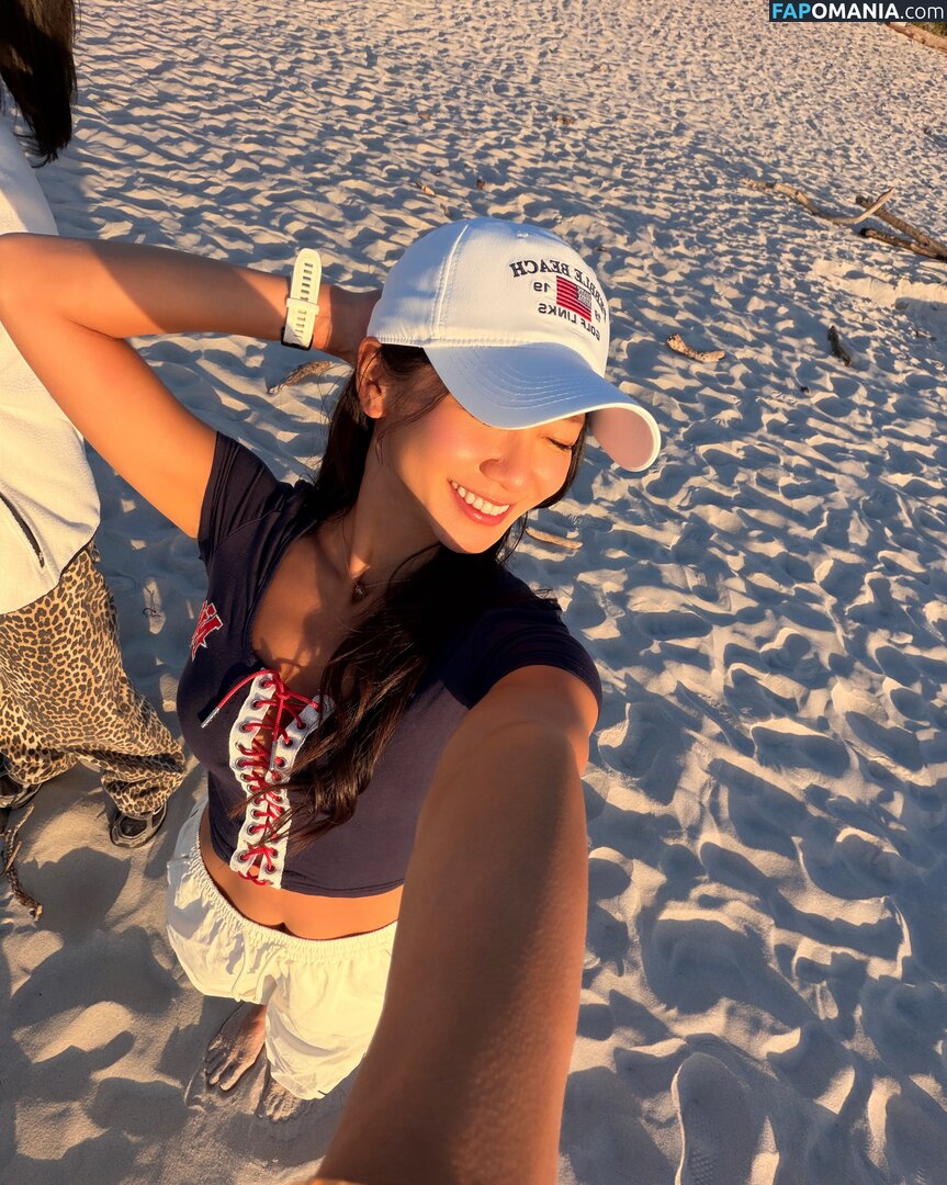 Novita Lam / novitalam Nu OnlyFans  Photo fuitée #2
