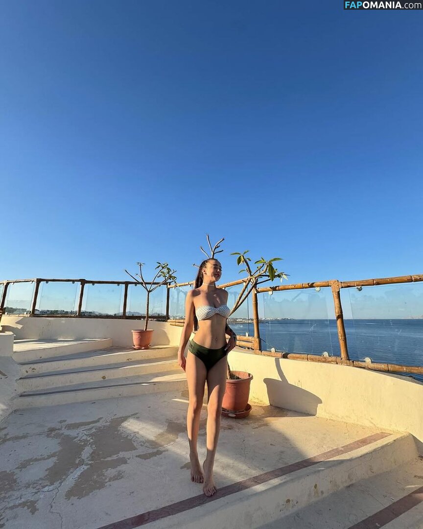Nurseli Aksoy / https: / punknurseli Nu OnlyFans  Photo fuitée #9