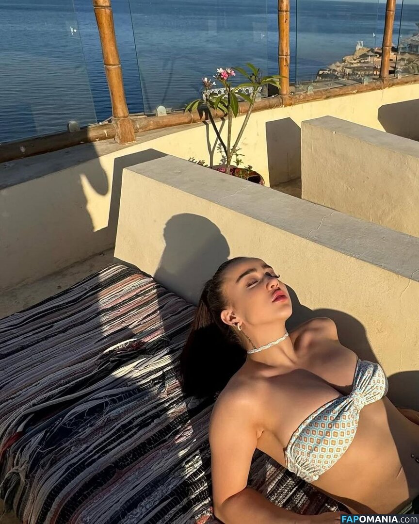 Nurseli Aksoy / https: / punknurseli Nu OnlyFans  Photo fuitée #16