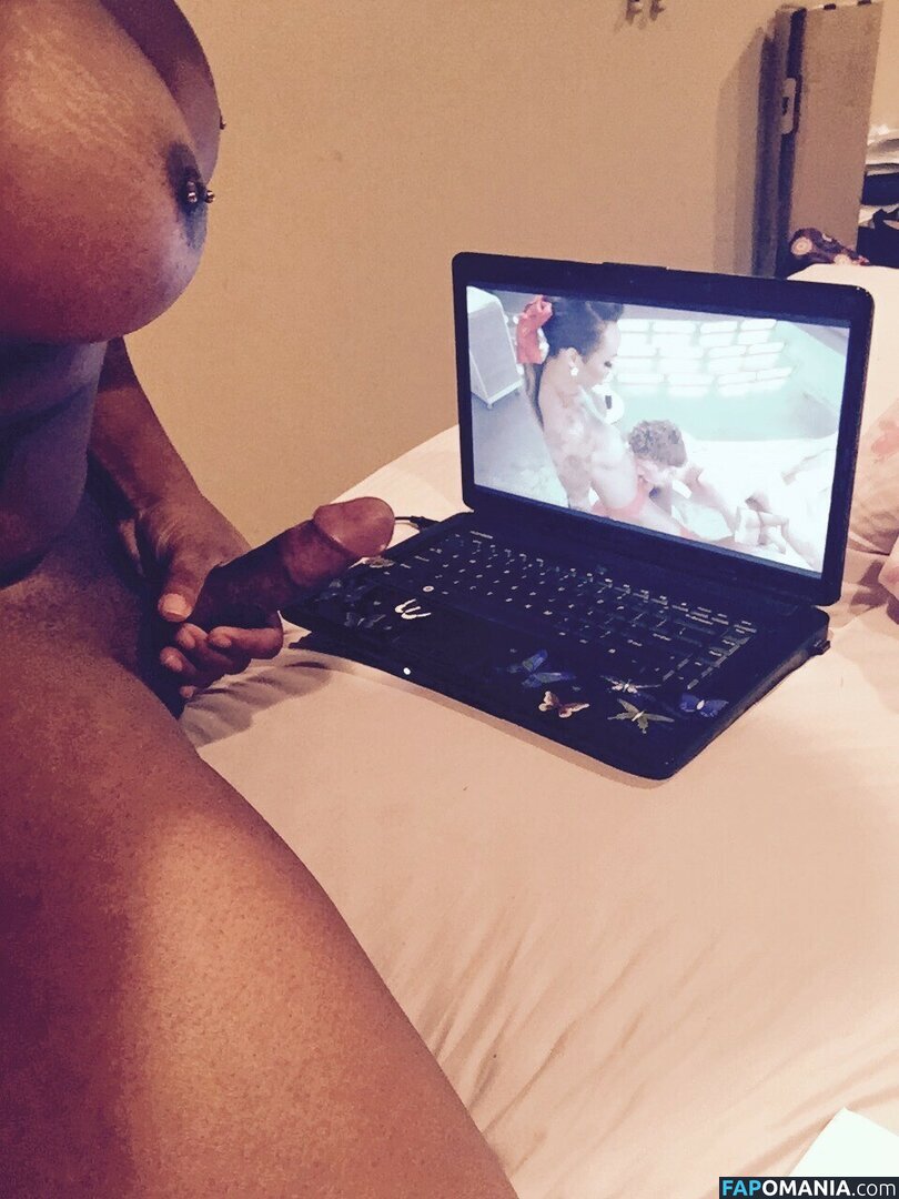 Nyla Rose / nylarosebeast / nylarosetk Nu OnlyFans  Photo fuitée #7