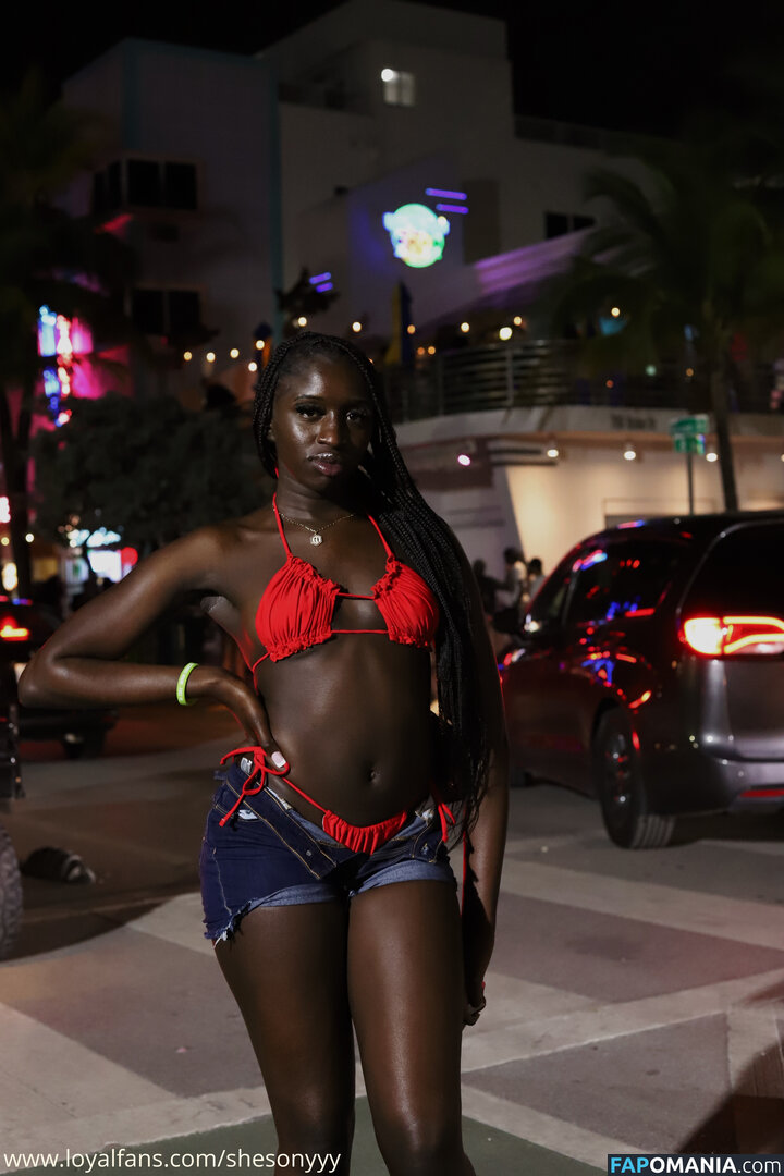misseverywhereg / nysendolo Nu OnlyFans  Photo fuitée #2