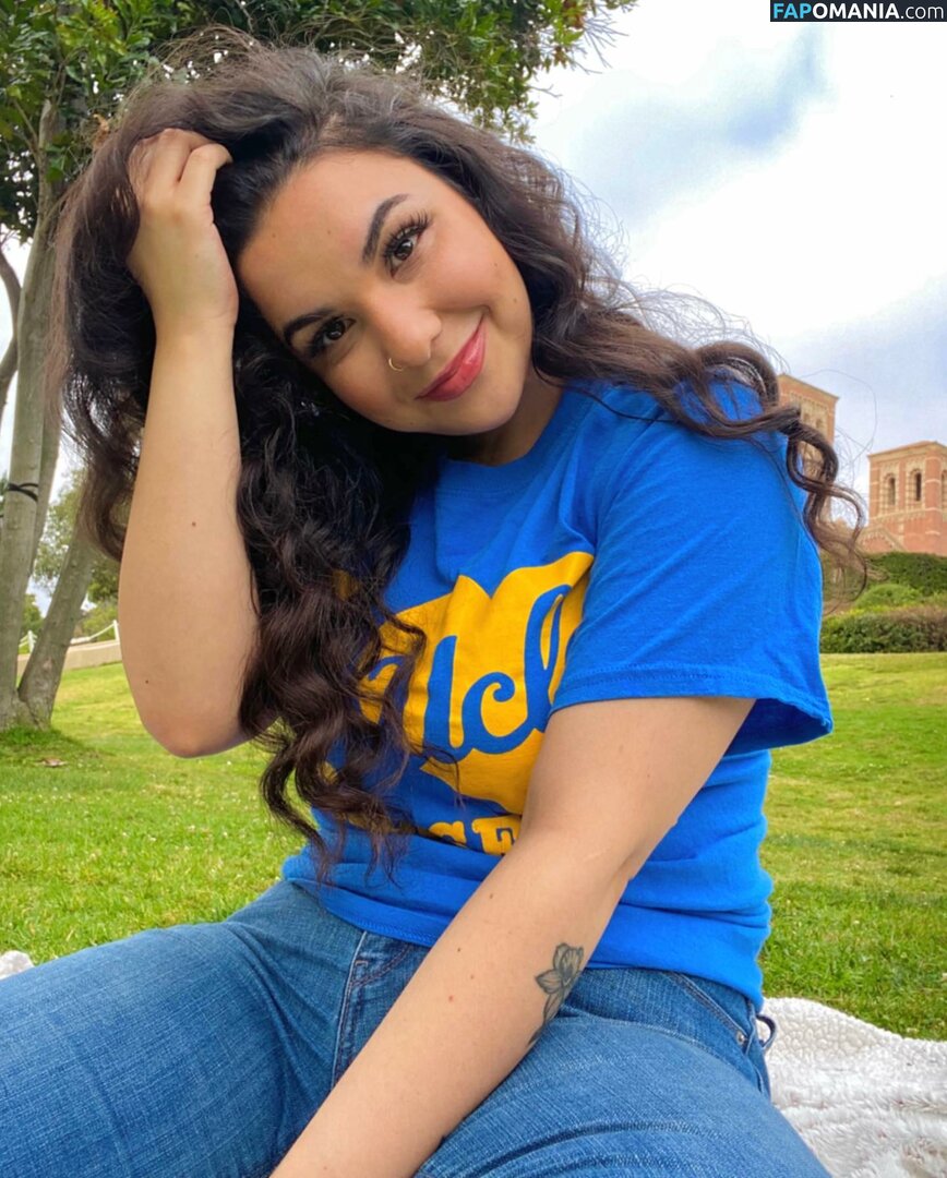 Ariana / Obviously_Queen / arianaxo Nu OnlyFans  Photo fuitée #3