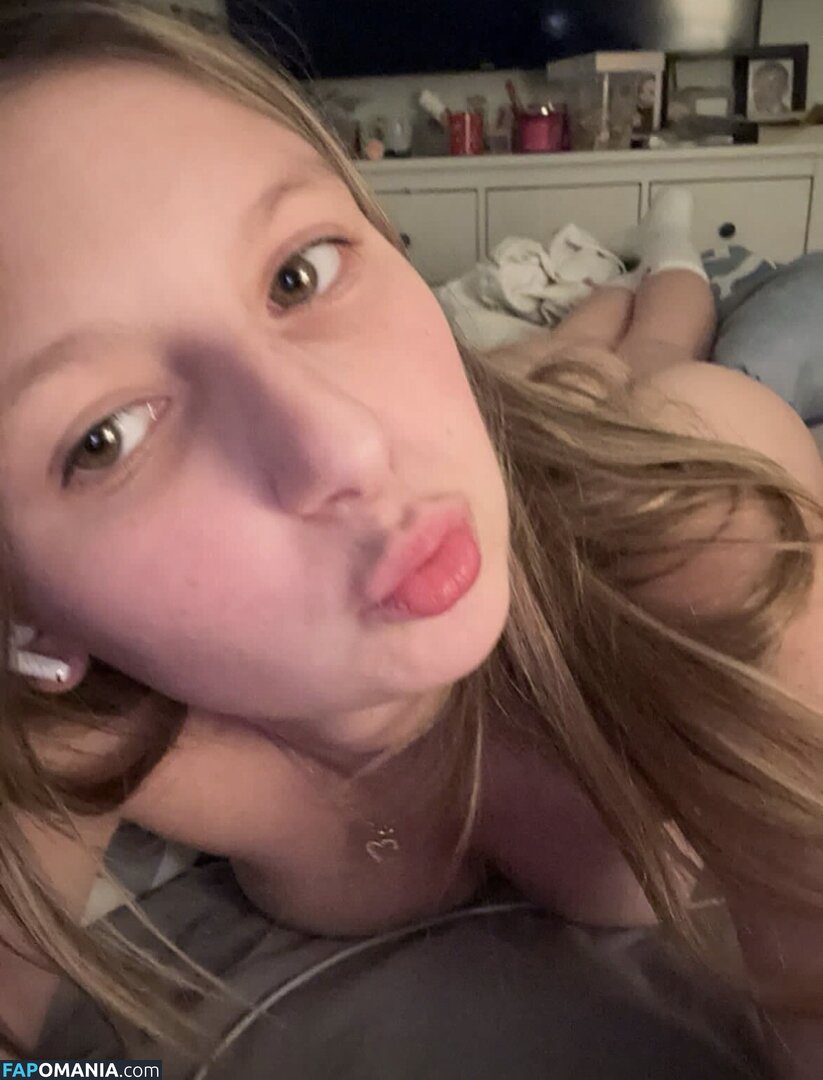 Oceanne Bergeron / https: / oceane_bergeron / oceannexoxo / ocebergeron / ocebergeron... Nu OnlyFans  Photo fuitée #4