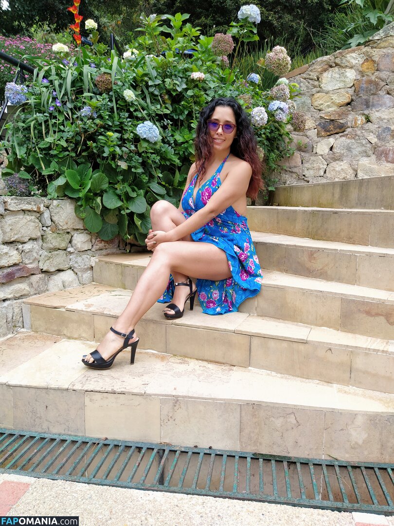 Officefacil / Vivi Becerra / vivi.v / vivi_officefacil / vivib0808 Nu OnlyFans  Photo fuitée #131