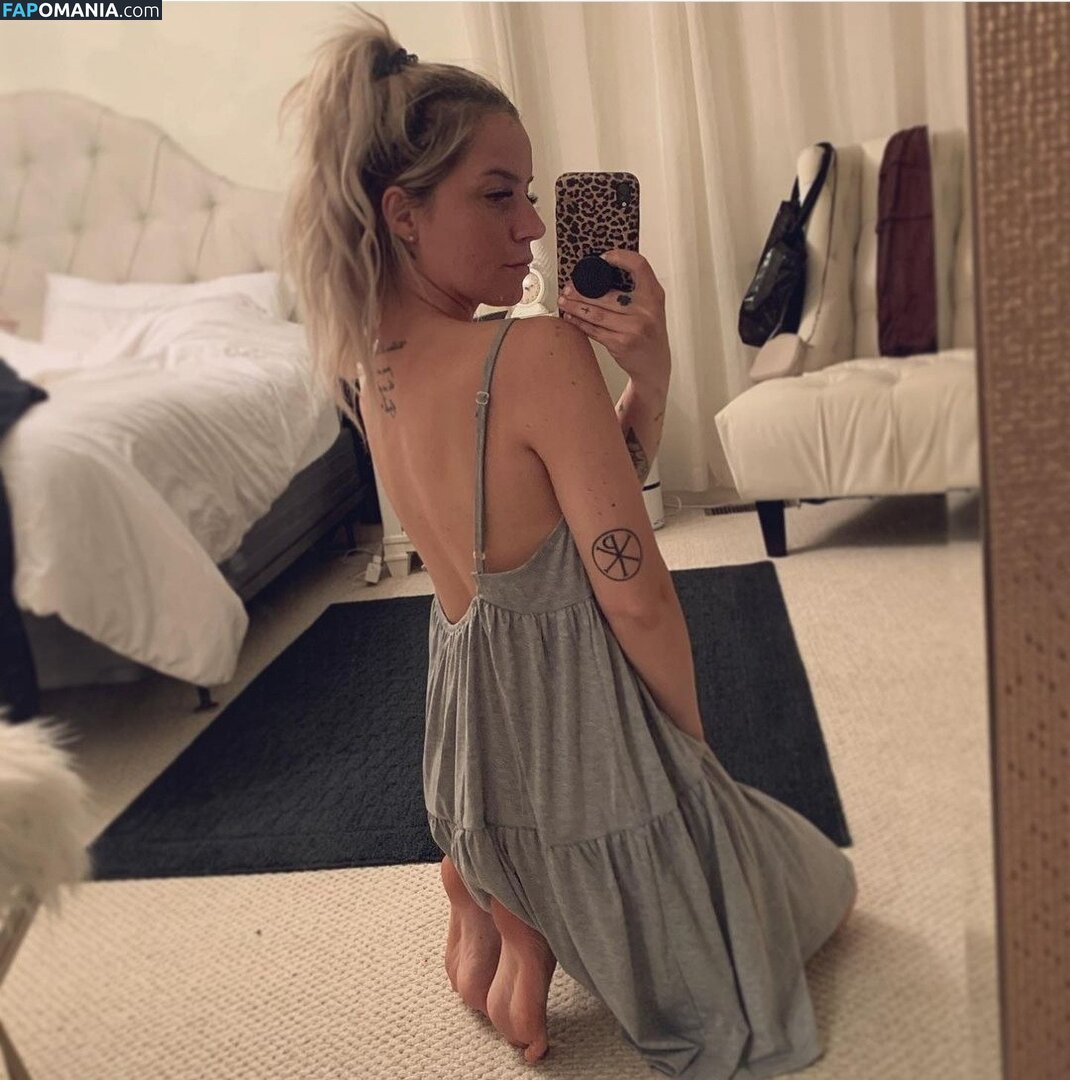 officialcorimiles / officialcorimiles-ig Nu OnlyFans  Photo fuitée #3