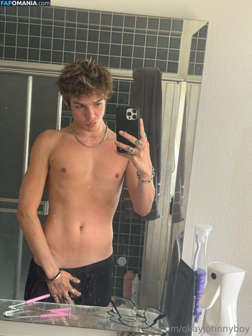 okayjohnnyboy / okjohnnyboy Nu OnlyFans  Photo fuitée #32