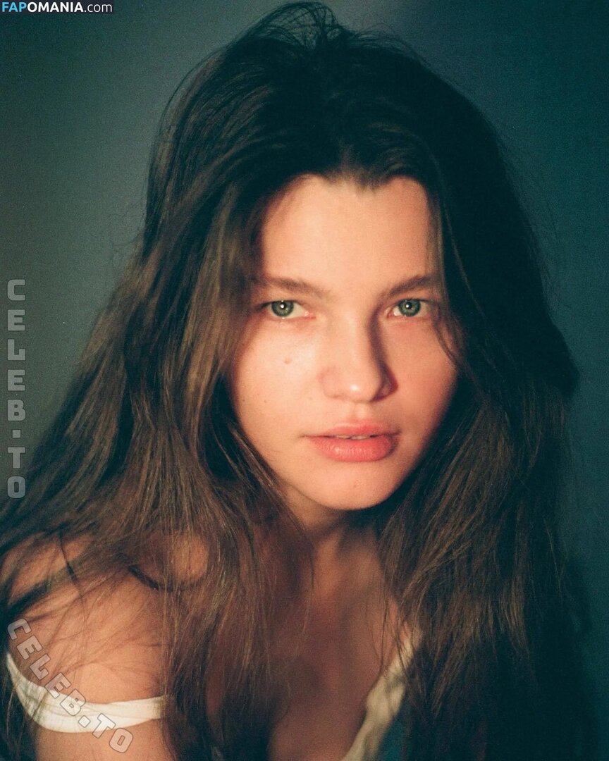 Olga Obumova / doch_olega Nu OnlyFans  Photo fuitée #9