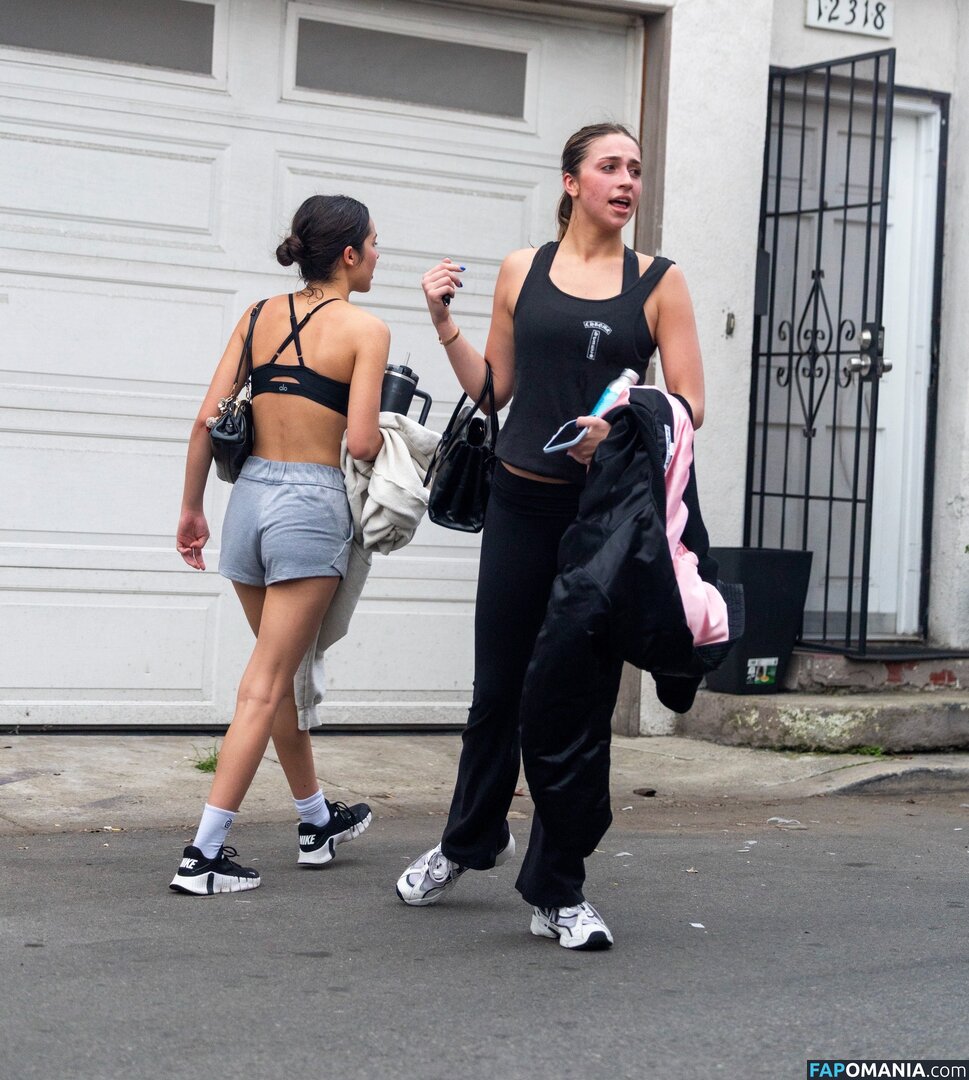 Olivia Rodrigo / oliviarodrigo Nu OnlyFans  Photo fuitée #58
