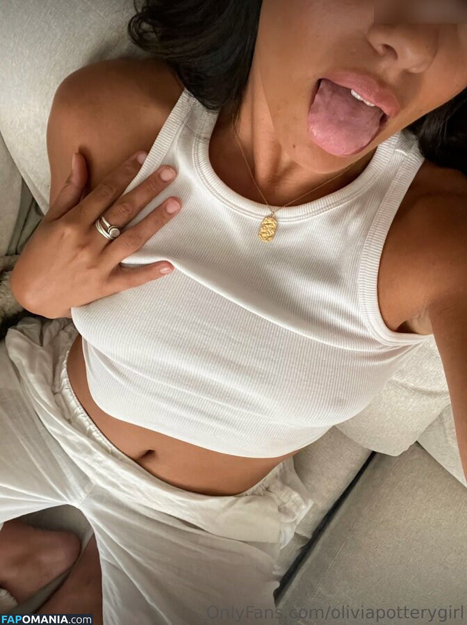 Olivia Webb / Potterygirl / oliviahamerwebb / oliviapotterygirl Nu OnlyFans  Photo fuitée #11