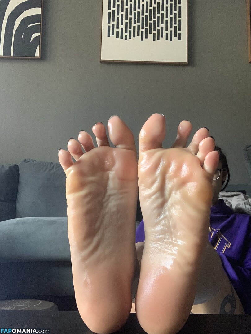 Omgitsbratch / queenbratch Nu OnlyFans  Photo fuitée #1
