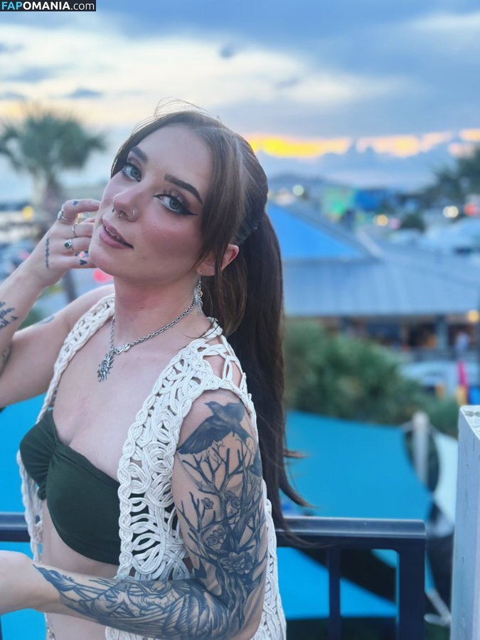 chloeblackz / onevegetabletwo Nu OnlyFans  Photo fuitée #6