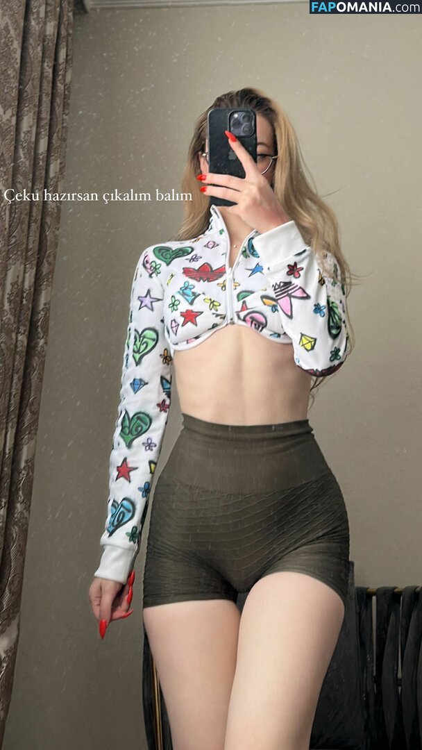 Oznur Guven / oz_nurunuz / oznurunuz / oznurunuzz Nu OnlyFans  Photo fuitée #3