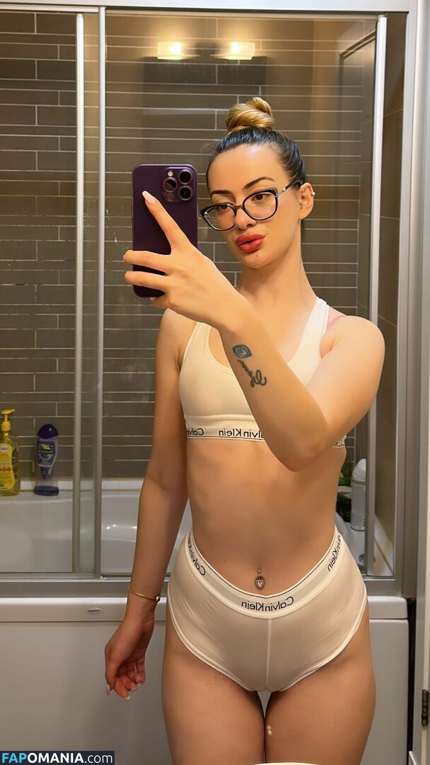 Oznur Guven / oz_nurunuz / oznurunuz / oznurunuzz Nu OnlyFans  Photo fuitée #15