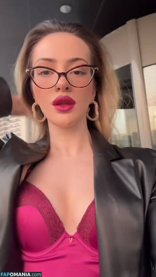 Oznur Guven / oz_nurunuz / oznurunuz / oznurunuzz Nu OnlyFans  Photo fuitée #217