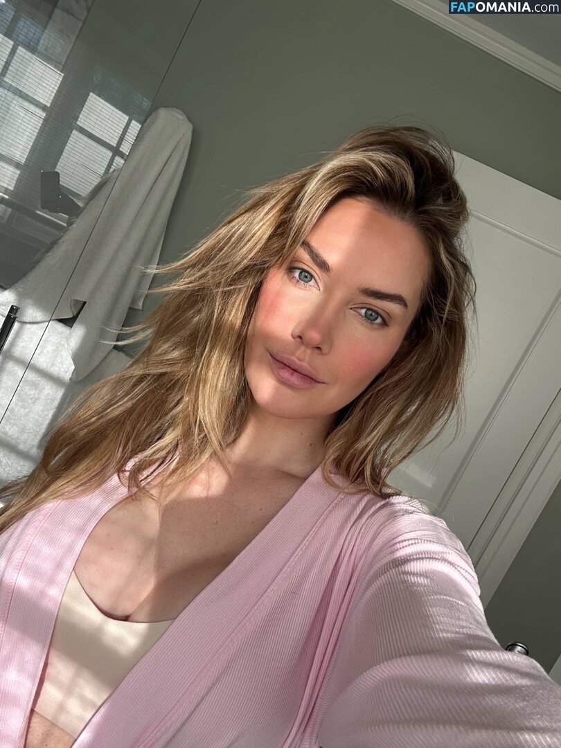 Paige Spiranac / _paige.renee Nu OnlyFans  Photo fuitée #2