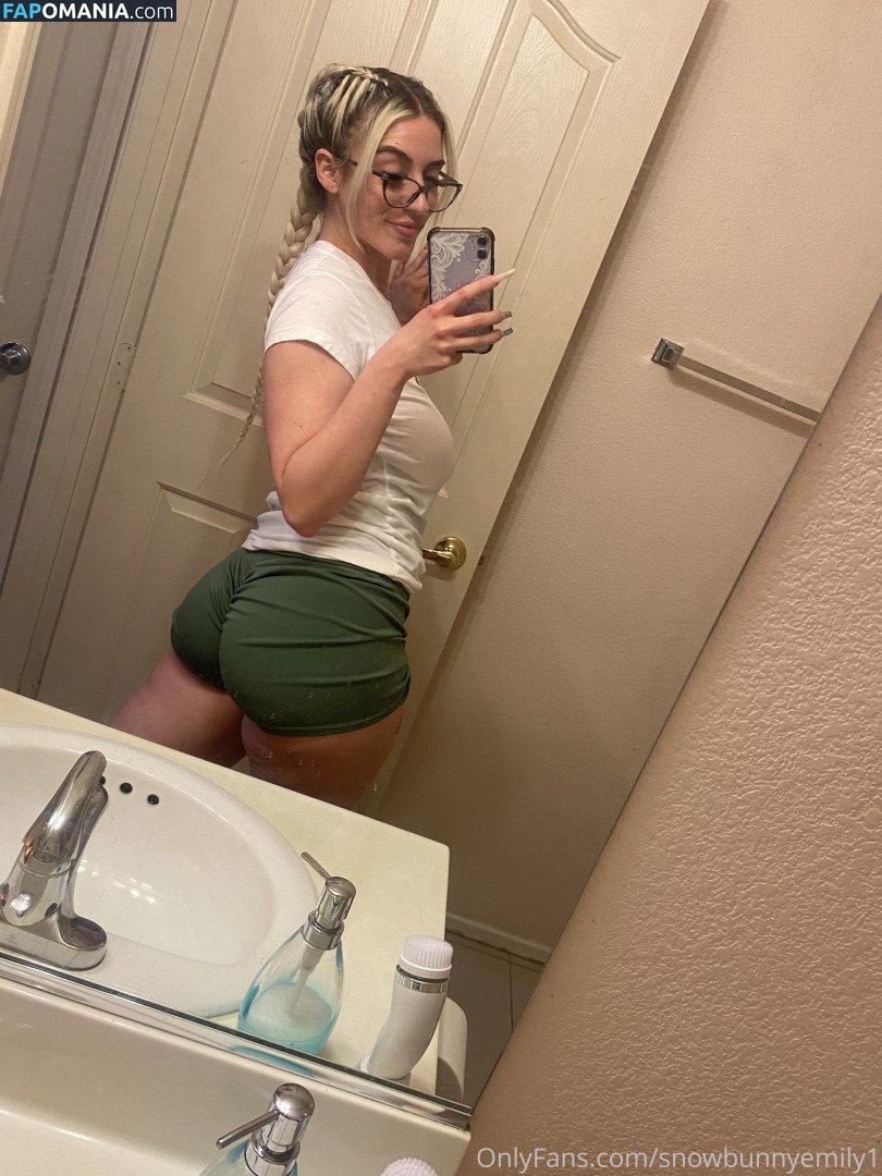 pawgemily1 Nu OnlyFans  Photo fuitée #13
