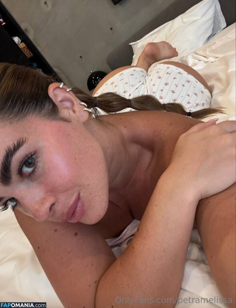 Petra Melissa / juicypeachyfromportugal / umapetra Nu OnlyFans  Photo fuitée #16