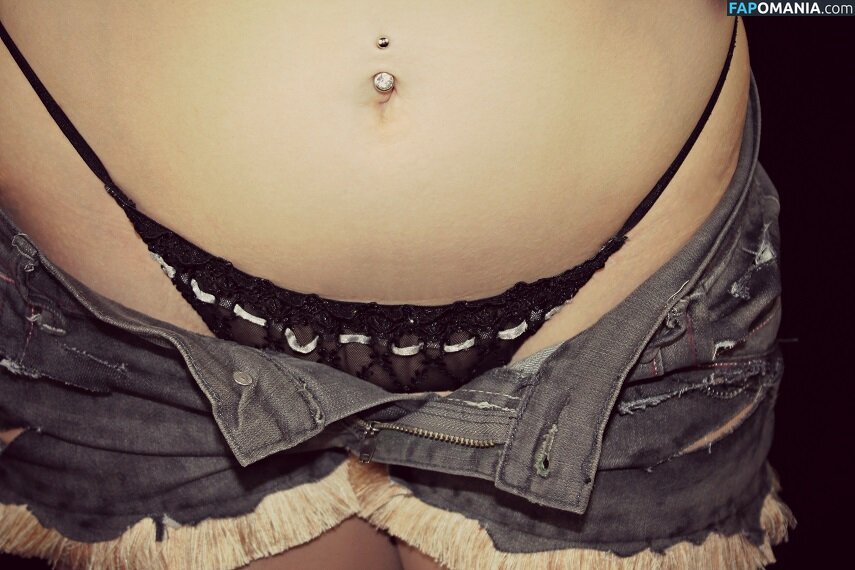 Pialoof / pia_afk / pialoof.free Nu OnlyFans  Photo fuitée #16