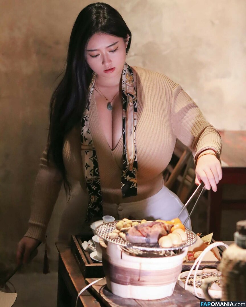 Pisheneva 皮神eva Nu OnlyFans  Photo fuitée #18