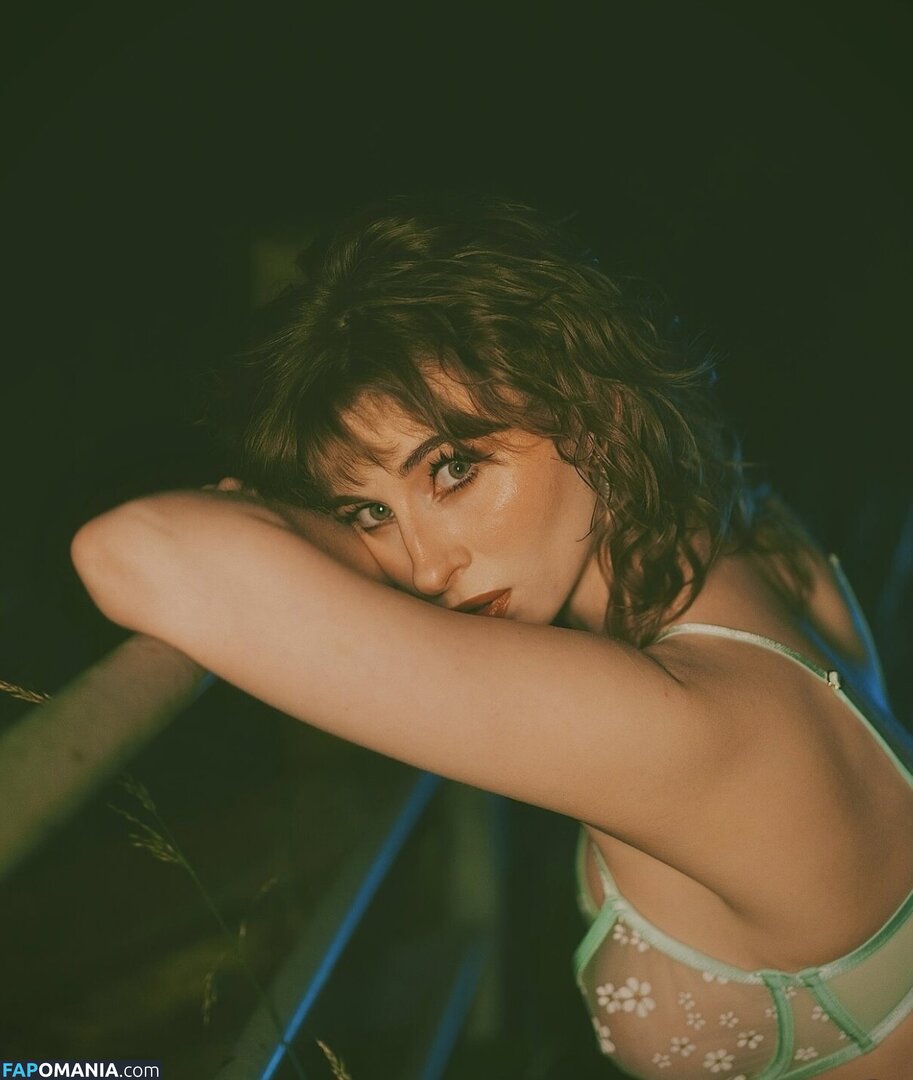 Pixie-Pie / pixie_pie / pixie_piee Nu OnlyFans  Photo fuitée #12