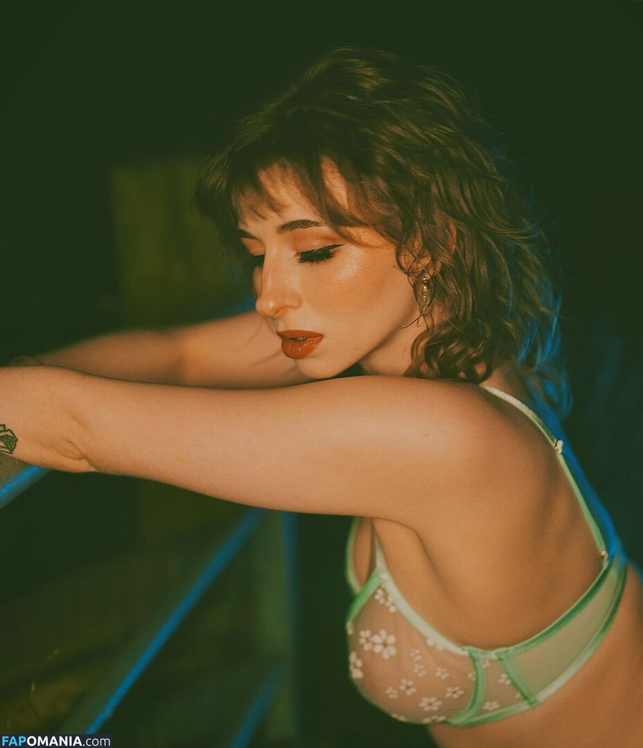 Pixie-Pie / pixie_pie / pixie_piee Nu OnlyFans  Photo fuitée #15