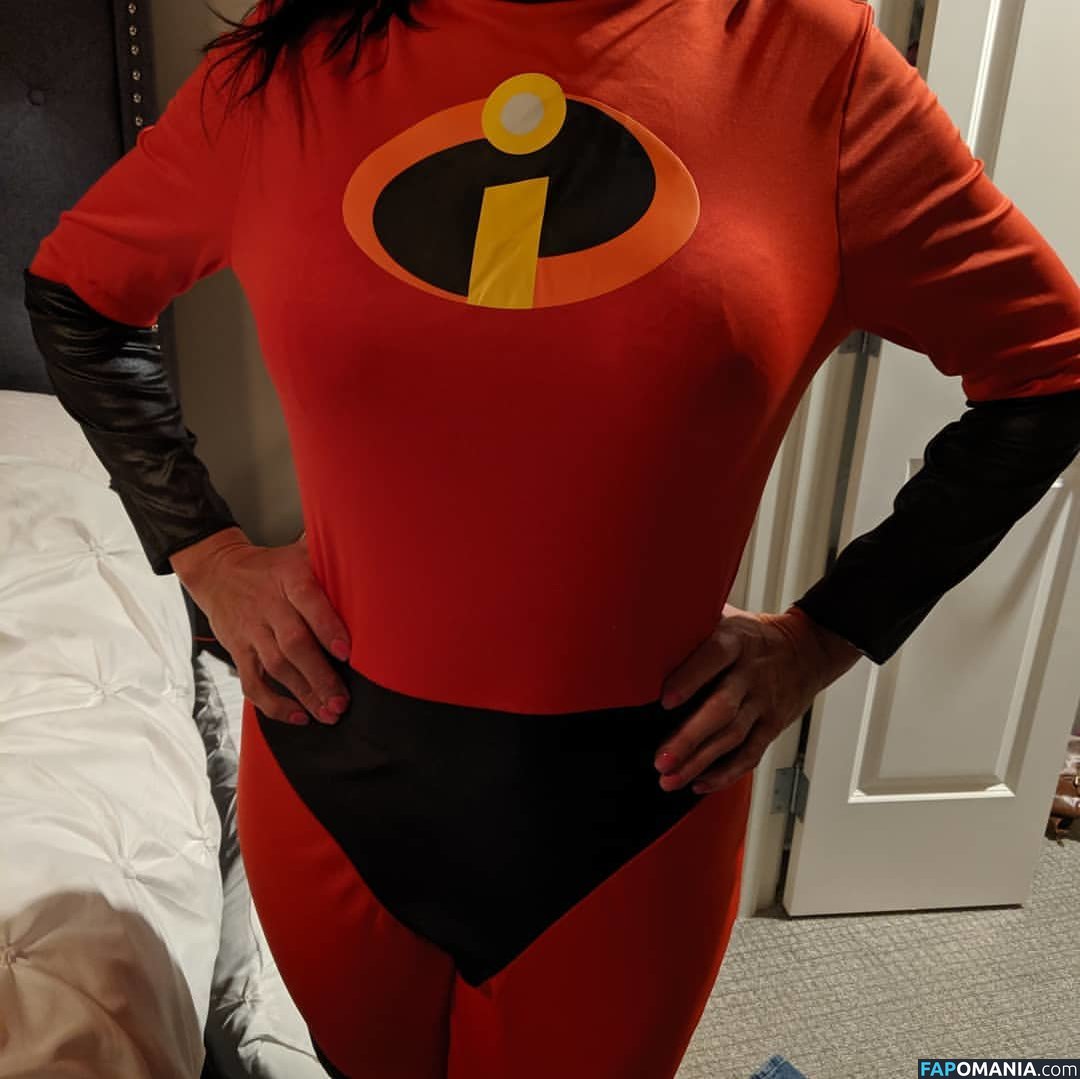 Polly Anna / PollytheMilf / https: Nu OnlyFans  Photo fuitée #1