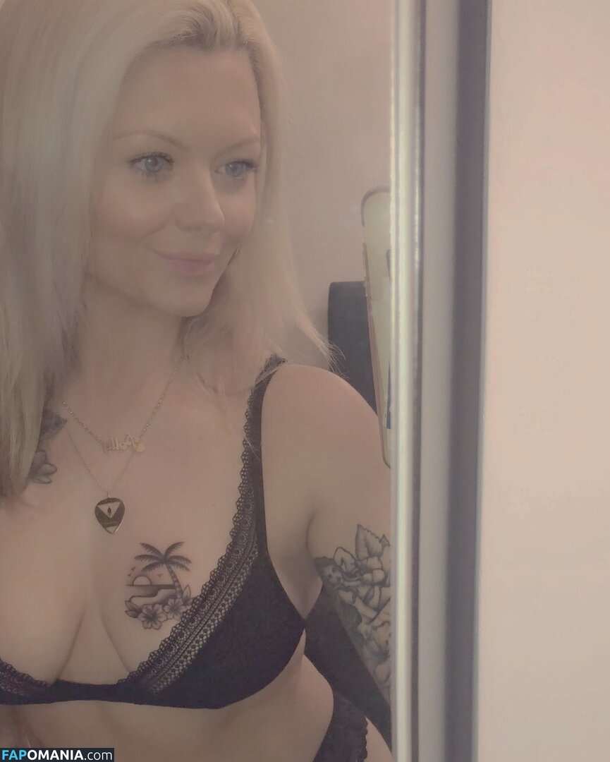 Darts / Polly James / pollyjames Nu OnlyFans  Photo fuitée #7