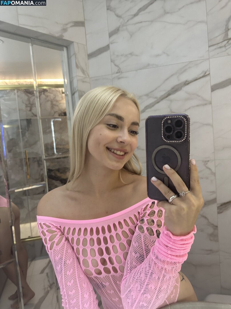 mollyy_pollyy / pollyy_mollyy Nu OnlyFans  Photo fuitée #33