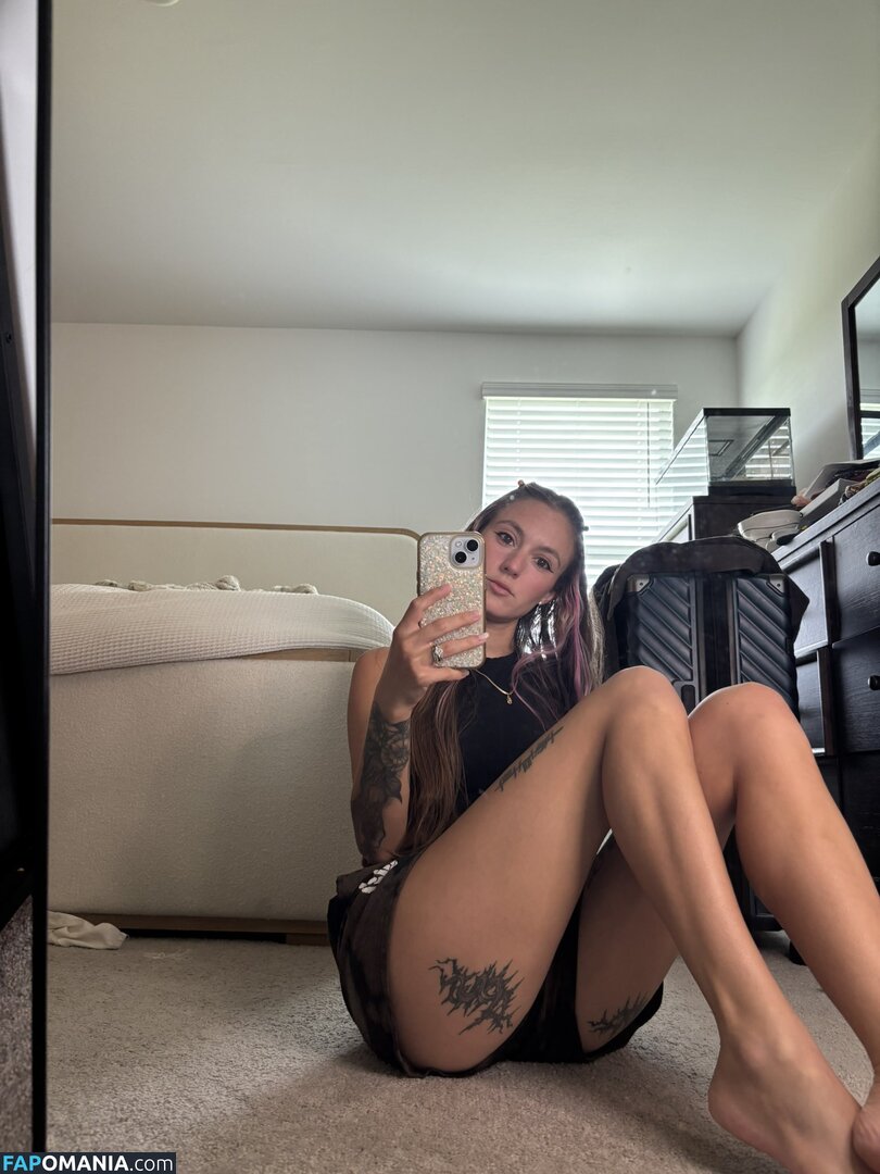 Poppy Quinn / PoppyQuinnn / https: / poppyquinn33 / the.poppy.quinn Nu OnlyFans  Photo fuitée #3