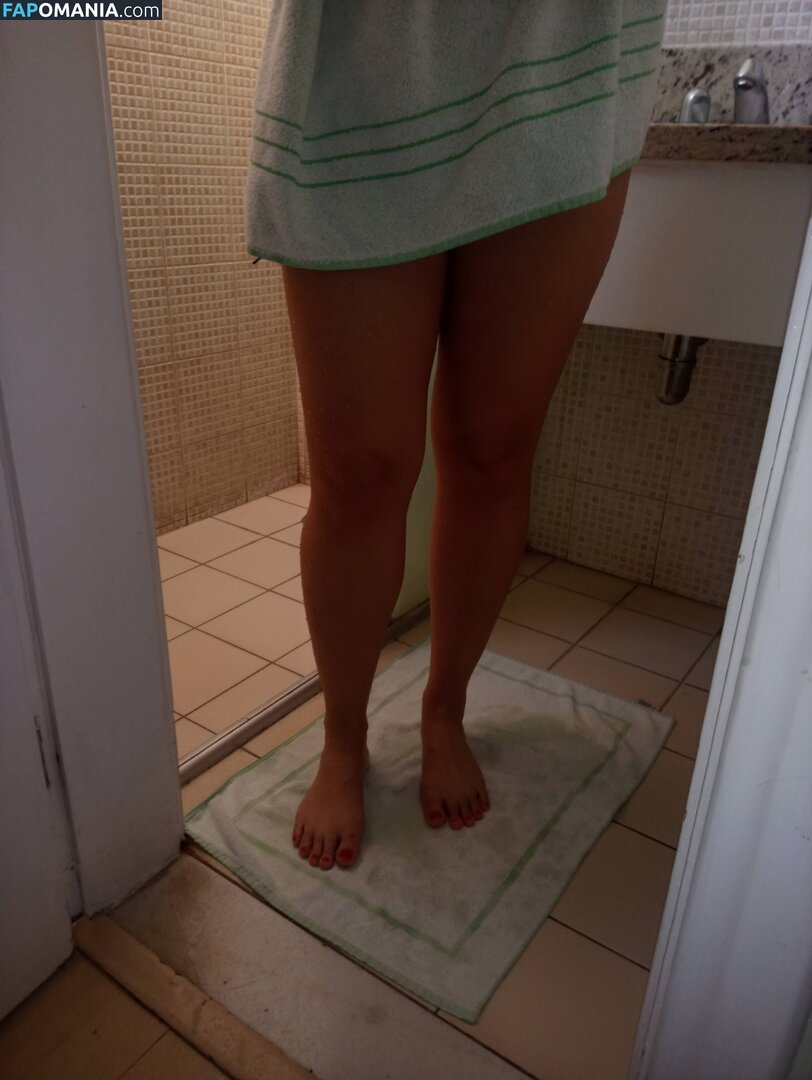 Prii Feet / amorafeet / jenniferfeet / prii_feet Nu OnlyFans  Photo fuitée #180