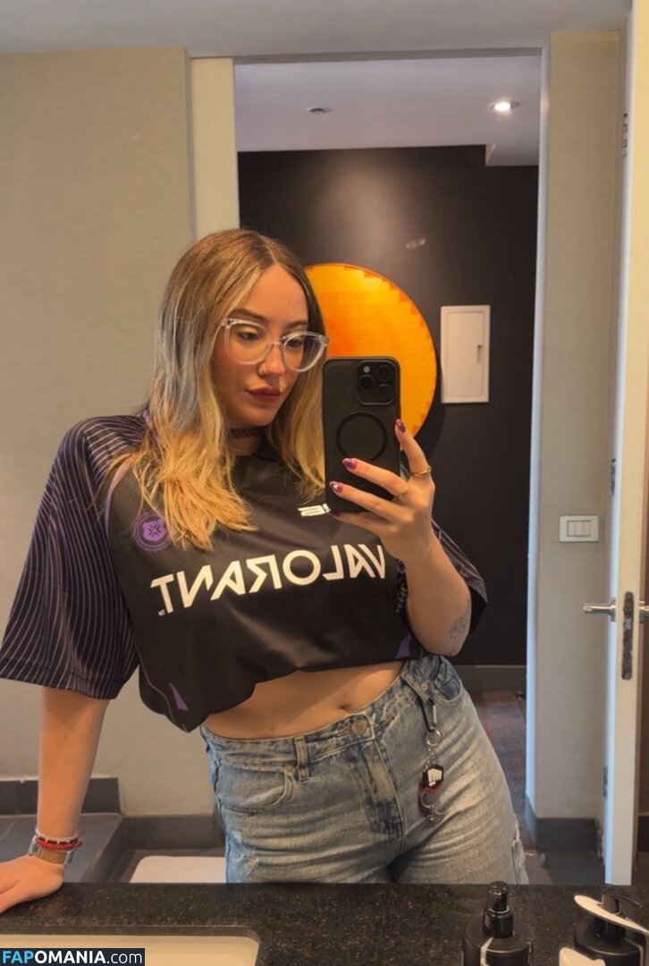 Princess Kenobi Nu OnlyFans  Photo fuitée #4
