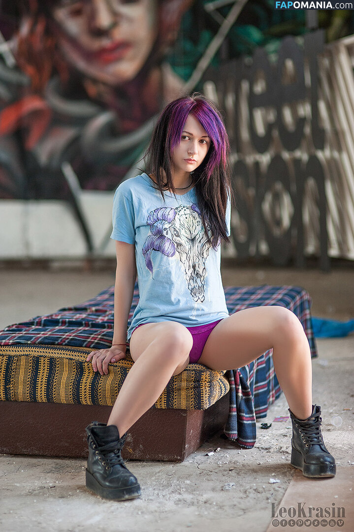 Purple Bitch / greatpurplebitch / https: / itstatypurple / lure_lady / purple_bitch Nu OnlyFans  Photo fuitée #36