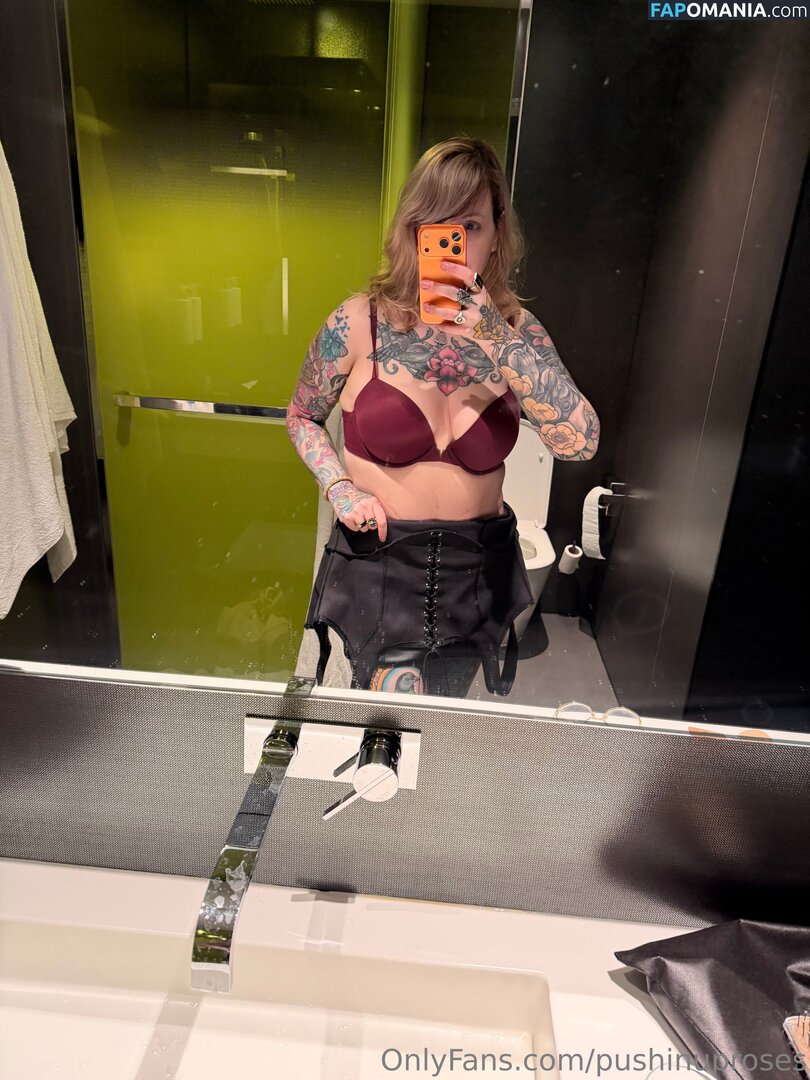 PushingUpRoses / https: / pushinuproses Nu OnlyFans  Photo fuitée #363