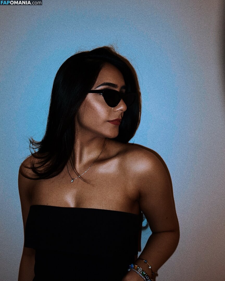 Queen Simba / queensimba / simbafm Nu OnlyFans  Photo fuitée #1