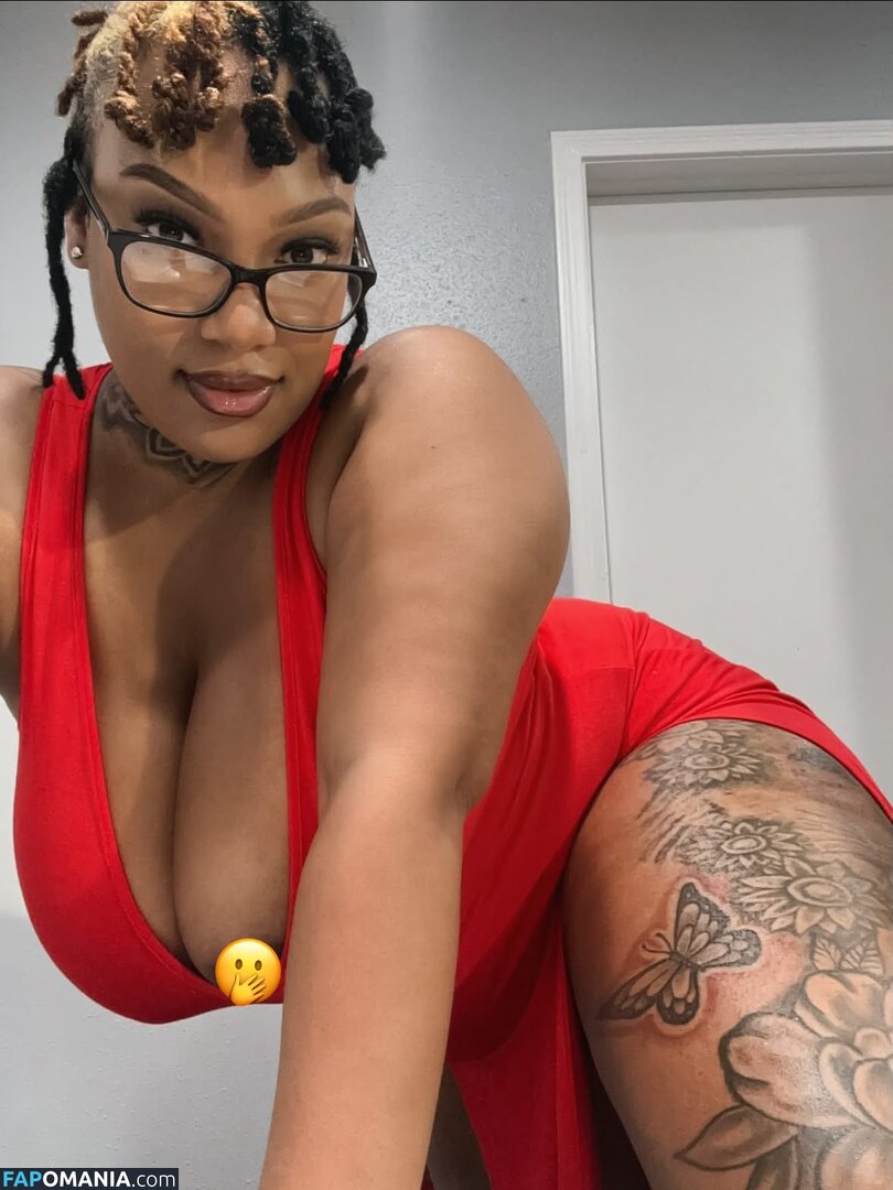 Queen Sznn / https: / locdqueenx Nu OnlyFans  Photo fuitée #3