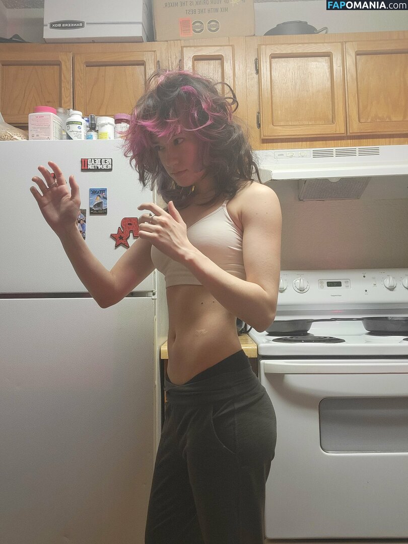 Queen Tofu Games / QueenTofu / Tofu_games / babytofu / https: Nu OnlyFans  Photo fuitée #527