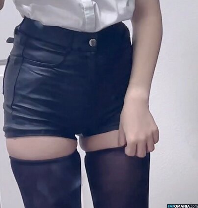 cw / https: / rabbit_poem / rabbitpoem Nu OnlyFans  Photo fuitée #5