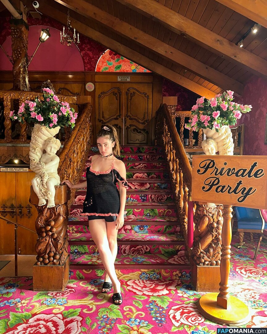 Rachel Anne Sennott / treaclychild Nu OnlyFans  Photo fuitée #55