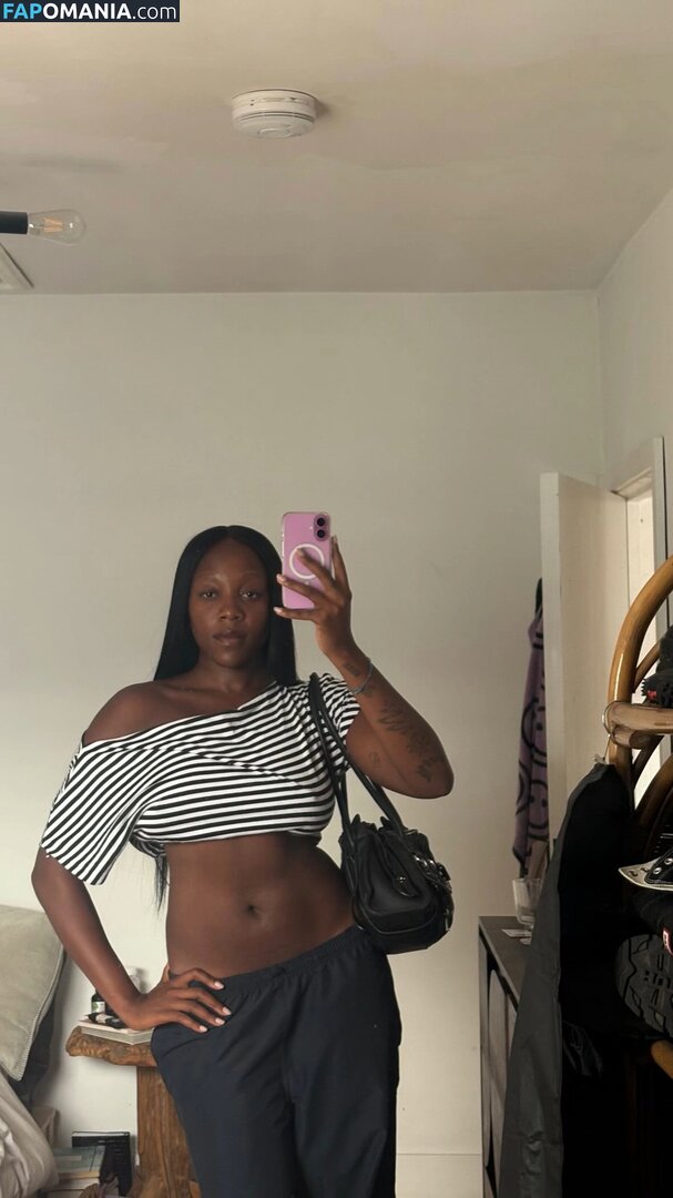 Rachel Chinouriri / rachelchinouriri Nu OnlyFans  Photo fuitée #1