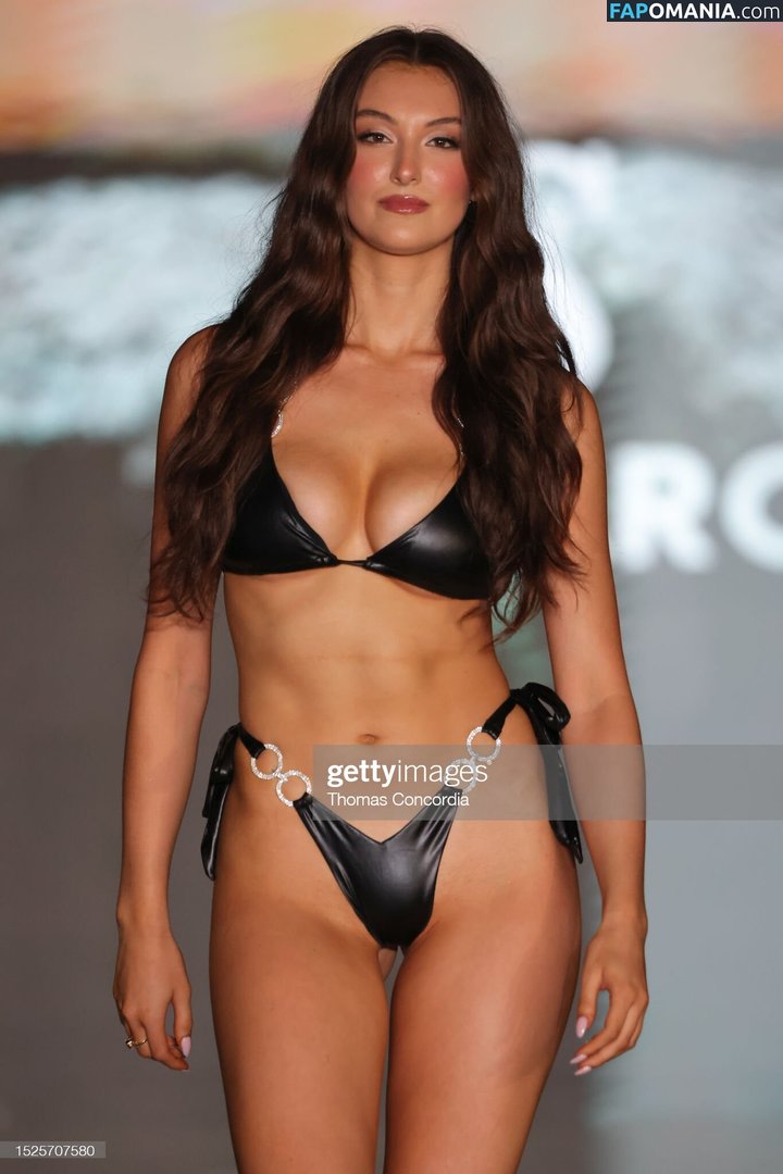 Beautyandbrainswithatwist / Rachel Michelle / rachellemichelle Nu OnlyFans  Photo fuitée #95