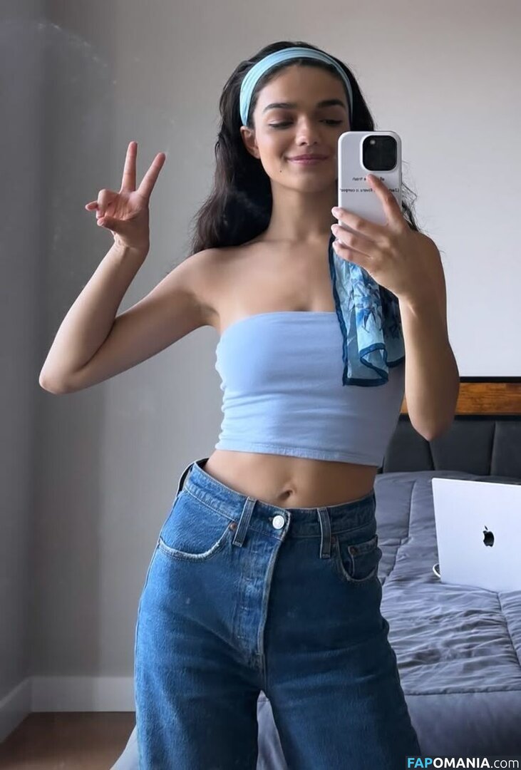 Rachel Zegler / rachelzegler / rachmariexoxo Nu OnlyFans  Photo fuitée #865