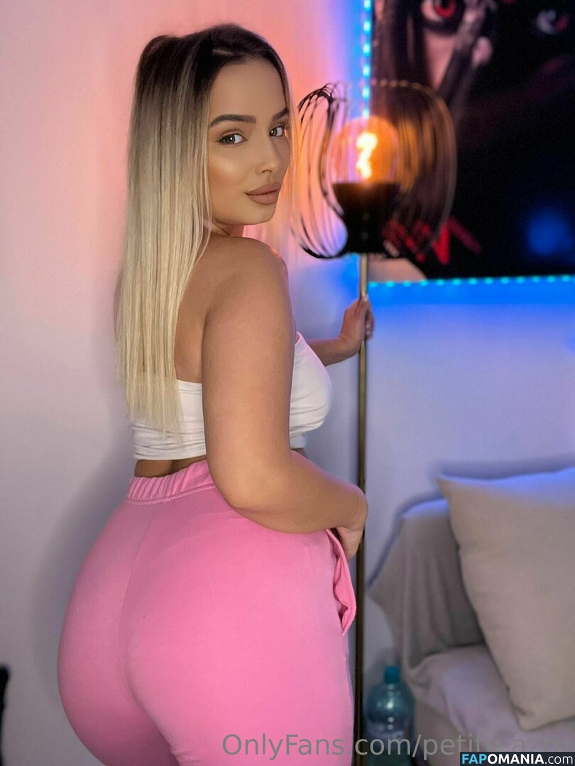 ramonaioana77 / vip3ra77 Nu OnlyFans  Photo fuitée #21