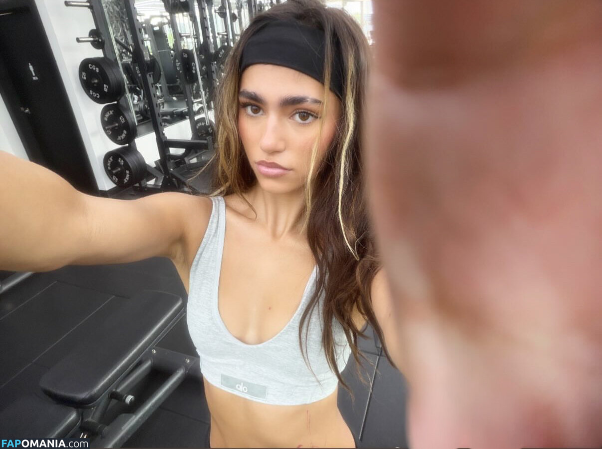 Rayna V / https: / raynaroseetv / raynavallandingham / raynavham Nu OnlyFans  Photo fuitée #4